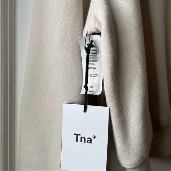 BRAND NEW ARITZIA CREW - Picture 2 of 3